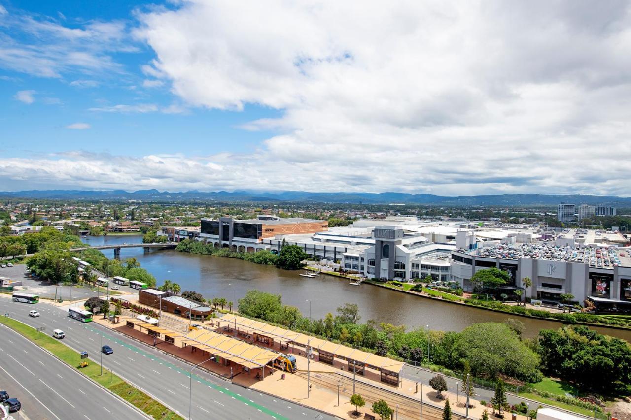 Sierra Grand Broadbeach - Self Contained & Privately Managed Apartments Gold Coast Exterior photo