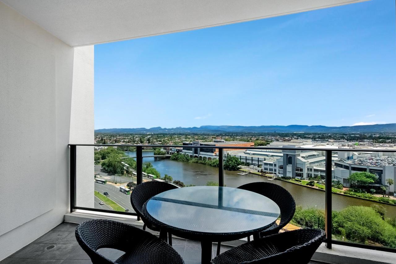 Sierra Grand Broadbeach - Self Contained & Privately Managed Apartments Gold Coast Exterior photo