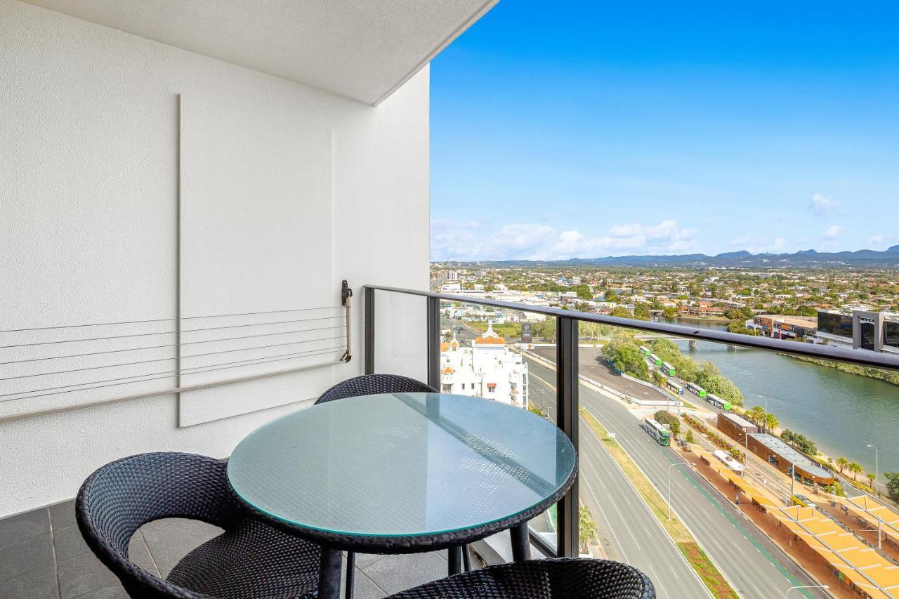 Sierra Grand Broadbeach - Self Contained & Privately Managed Apartments Gold Coast Exterior photo