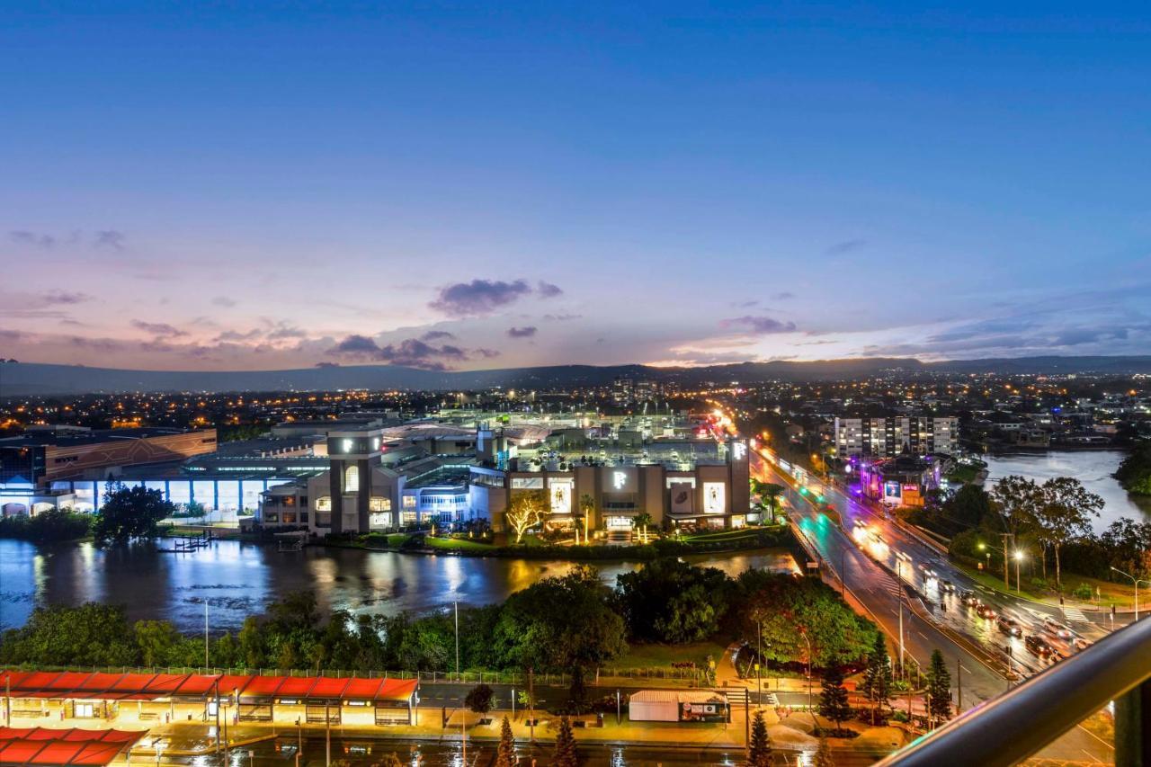 Sierra Grand Broadbeach - Self Contained & Privately Managed Apartments Gold Coast Exterior photo