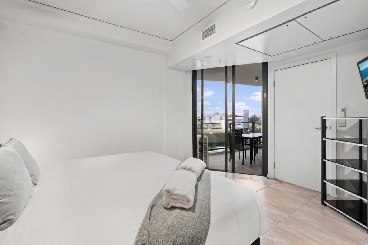 Sierra Grand Broadbeach - Self Contained & Privately Managed Apartments Gold Coast Exterior photo
